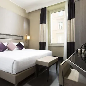 4* Hotell Life